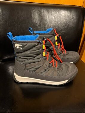 Sorel Kids Black Winter Boots with Red Laces and Blue Lining size 6